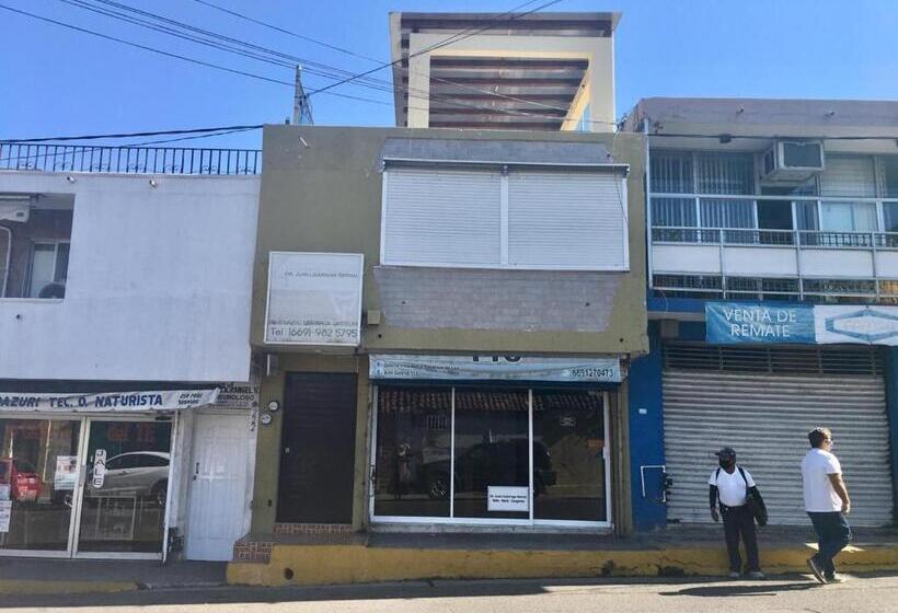 חדר סטנדרט, Hostal En El Centro Lakiwa