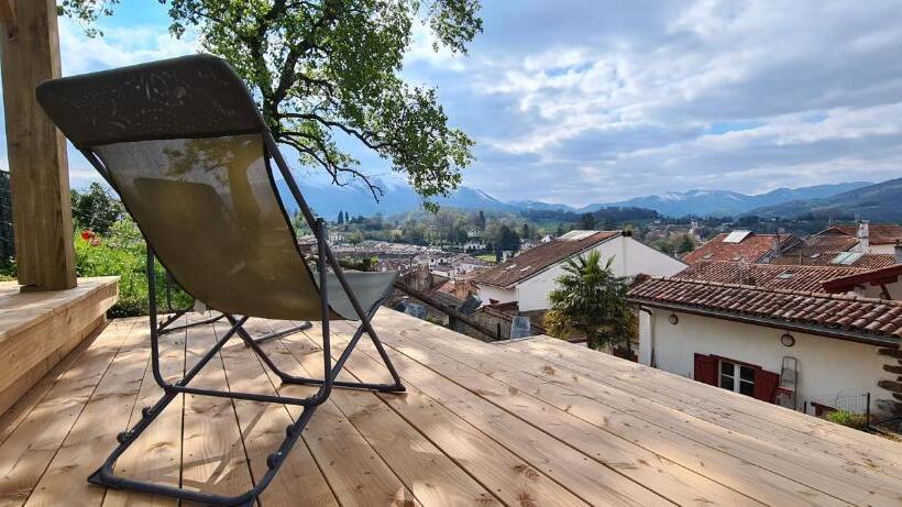 Deluxe Suite King Bed, Les Chemins D Elika