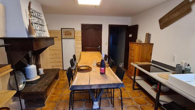 سوییت اجرایی, Les Chemins D Elika