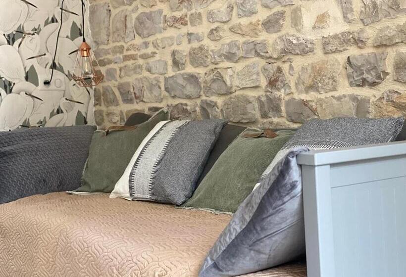 Family Suite, Château De Chatenay   Macon