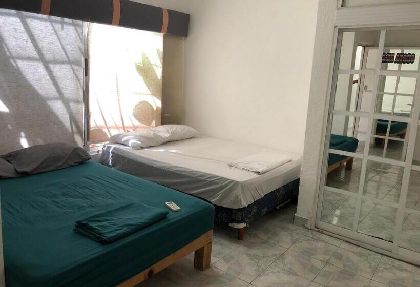 Номер Стандарт 2 Двуспальные Кровати, Mini Hostal Cultural De Mazatlán