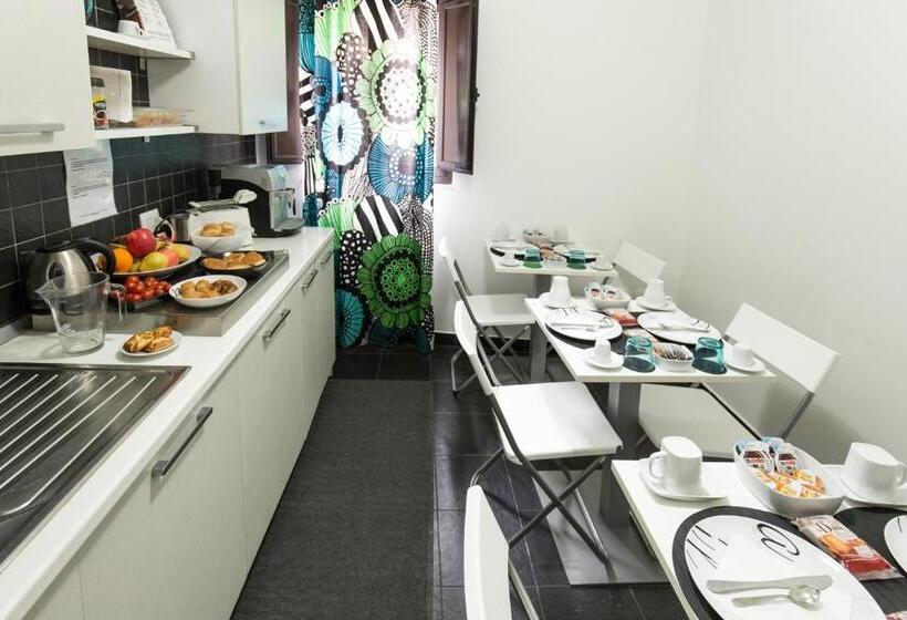 اتاق استاندارد سه نفره, Suite Inn Catania