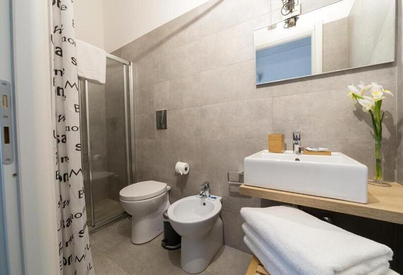 اتاق سوپریور خانوادگی, Suite Inn Catania