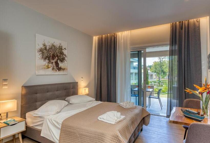 스탠다드 스튜디오, Folies Corfu Town Hotel Apartments