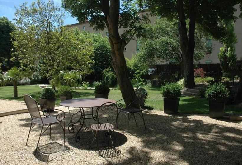 Номер Стандарт Вид на Сад, Demeure Saint Louis Historic Manor, City 700m, Parking, Wifi, Electrical Terminal