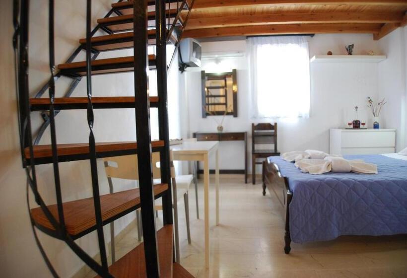 패밀리 룸, Aretousa Villas