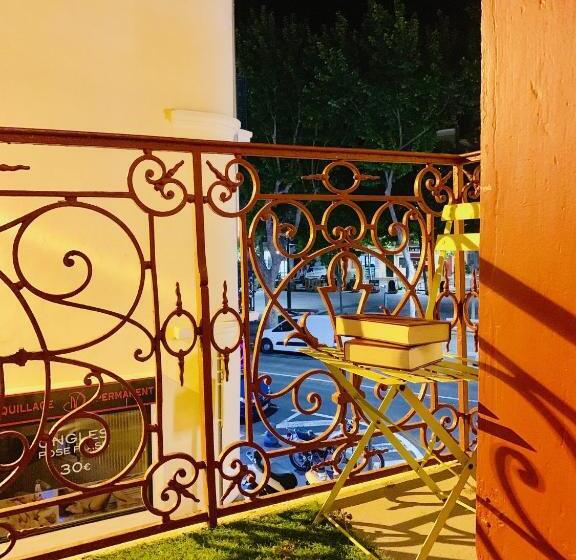 Номер Стандарт с Балконом, Hôtel Paul Riquet