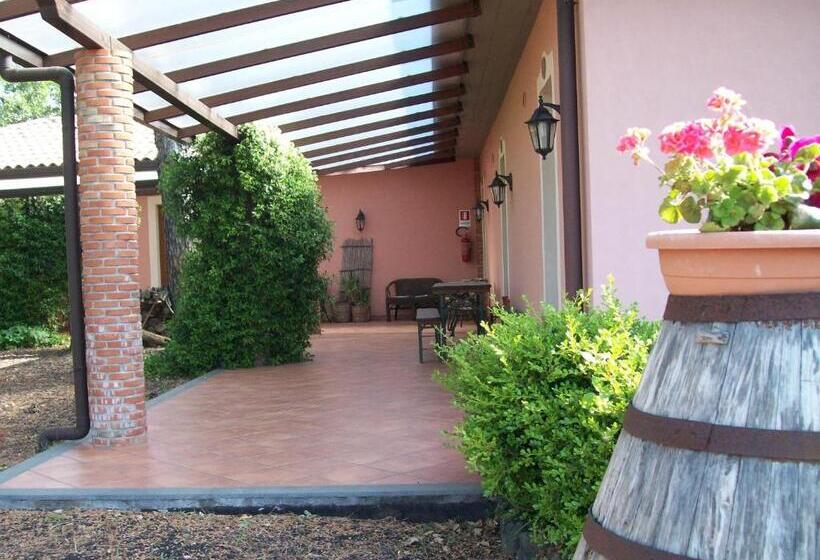 اتاق استاندارد سه نفره, Poggiofelice B&b