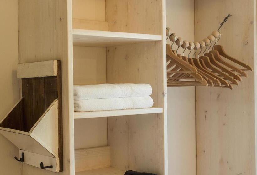 Номер Стандарт Трехместный, Wanderlust Boutique Rooms
