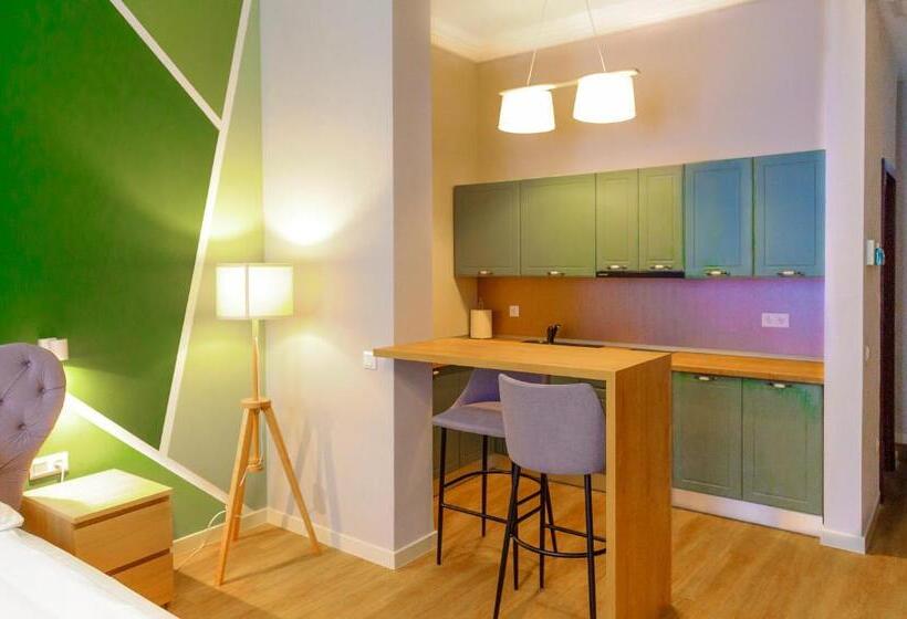 اتاق استاندارد سه نفره, H11 Downtown Apartments