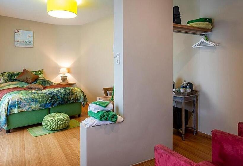 Номер Deluxe, Adamas B&b