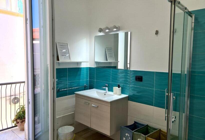 Номер Deluxe с Балконом, Fortuna Guest House