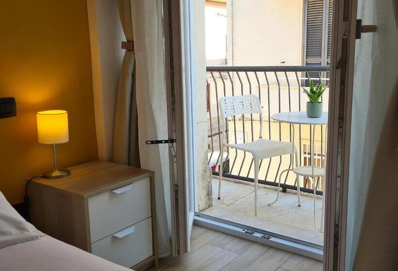 Номер Deluxe с Балконом, Fortuna Guest House
