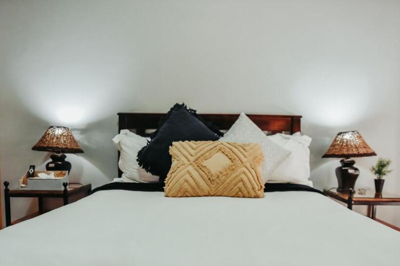 Семейный Номер, Amaziah Guesthouse