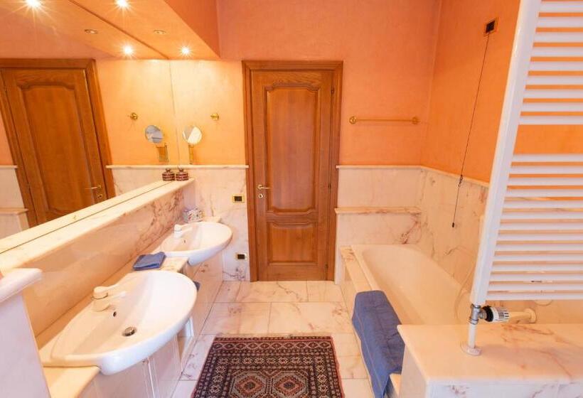 Номер Стандарт, Villa Grande Con Stanze, Bagni E Giardino