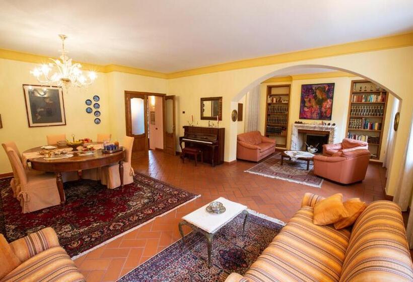 Номер Стандарт Индивидуальный Совместная Ванная, Villa Grande Con Stanze, Bagni E Giardino