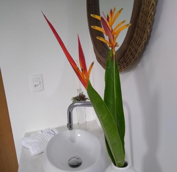 اتاق استاندارد با تخت بزرگ, Almas Gêmeas Suíte Com Cozinha Praia Da Ribeira