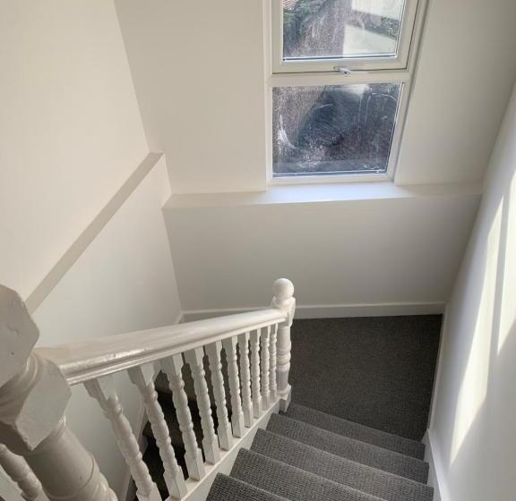 اتاق استاندارد با سرویس بهداشتی مشترک, Frances St House