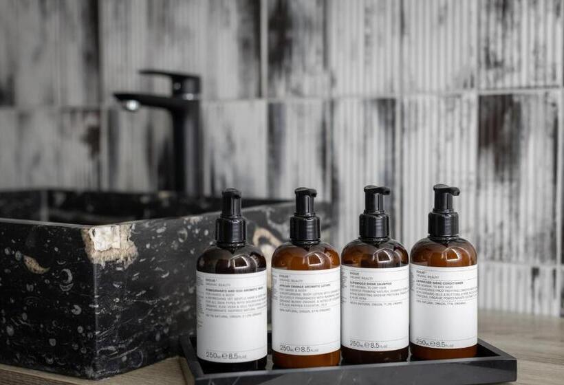 Номер Deluxe, Foxfires Mini Boutique