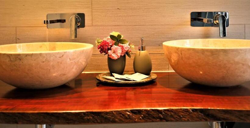 스탠다드 룸 킹사이즈 침대, The Old Chaff Mill Organic Vineyard Retreat