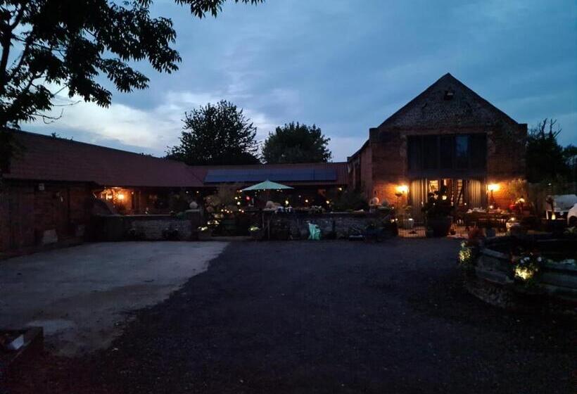 Номер Superior Вид на Сад, Bumble Barn Bed & Breakfast
