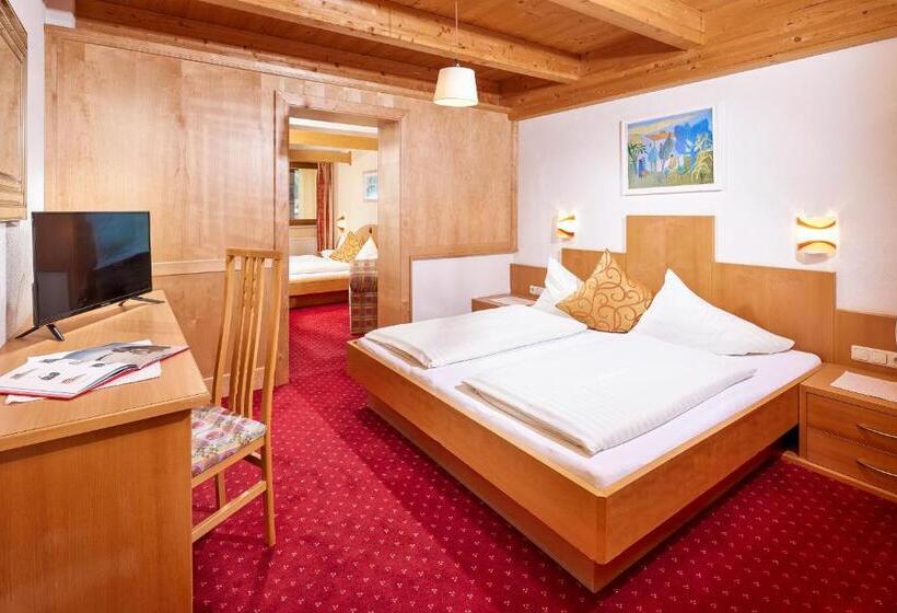 Quarto Familiar, Sunny Sölden