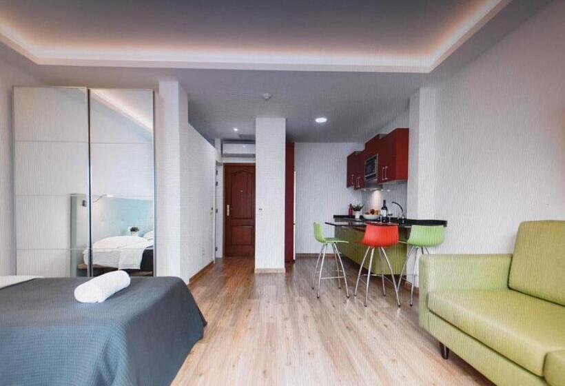דירה בת חדר שינה 1 עם מרפסת, Atlantic Apartments