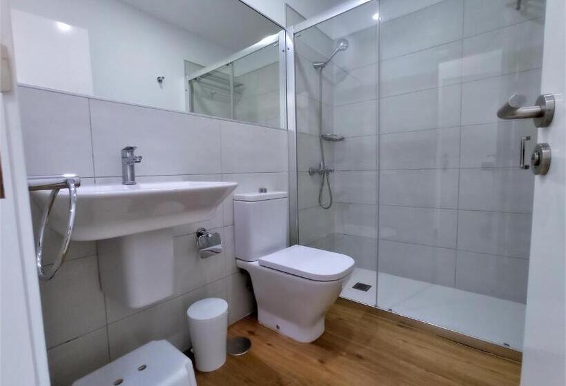 דירת חדר, Atlantic Apartments
