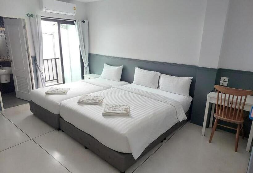 Номер Стандарт Трехместный, Chanita Hotel Chumphon