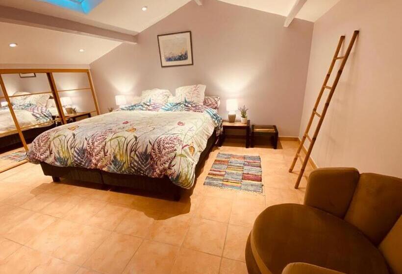 Standard Room King Size Bed, La Villa Des Ames Liées