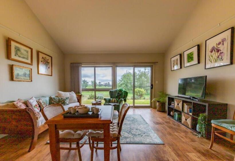Стандартный Номер Кровать Кинг, Meander Retreat   The Green Room