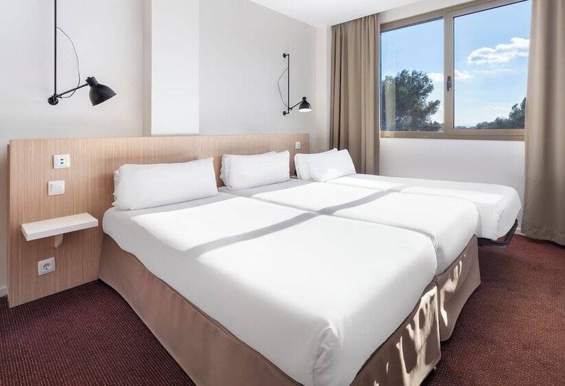 Номер Стандарт Трехместный, B&b Hotel Barcelona Sant Cugat