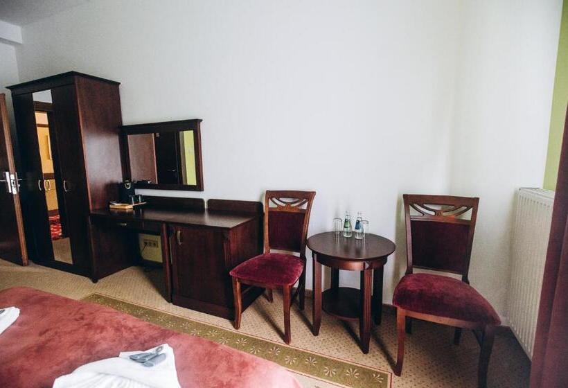 اتاق استاندارد با بالکن, Dworek Magnat