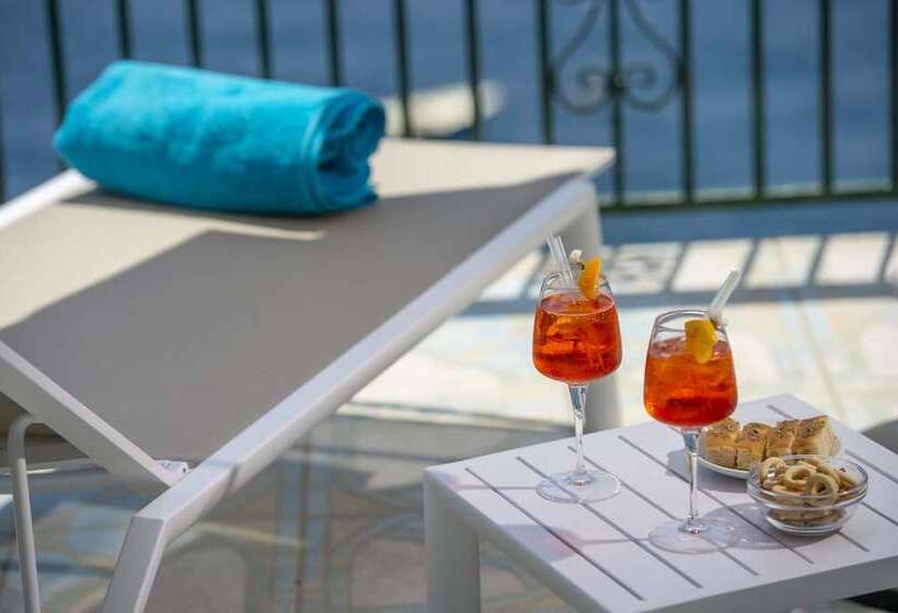 Номер Deluxe Вид на Море, Villa Maria Pia