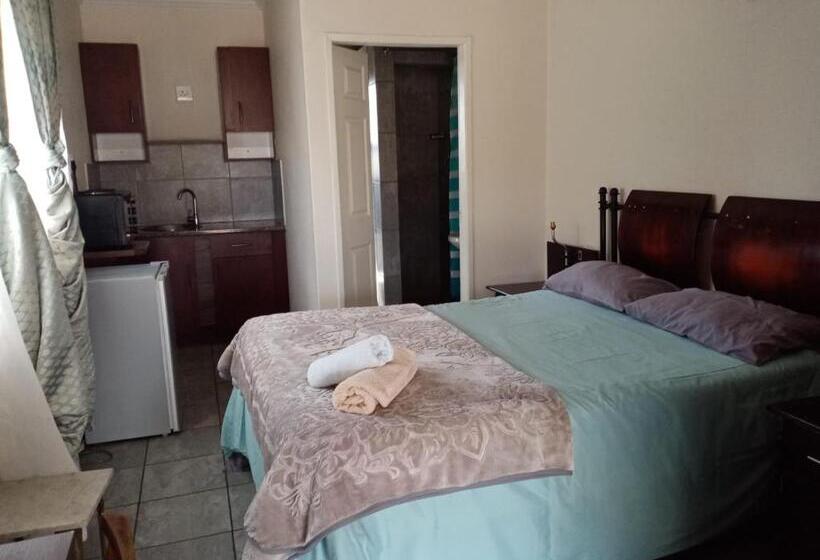 Номер Стандарт, Jubie S Guest Lodge