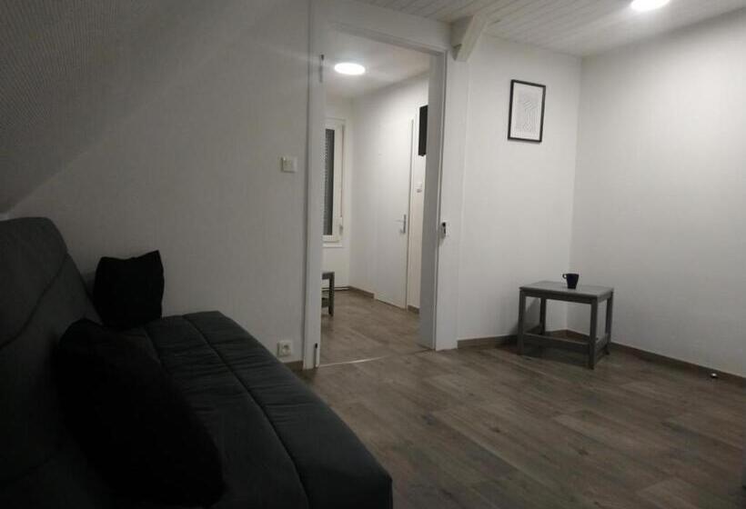 Семейный Номер, Chambre Du Relais