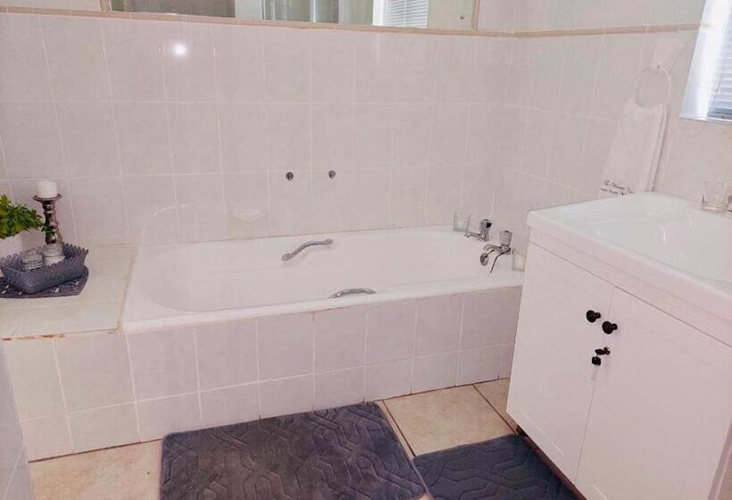 غرفة ديلوكس, The Vintage Crane Guest House
