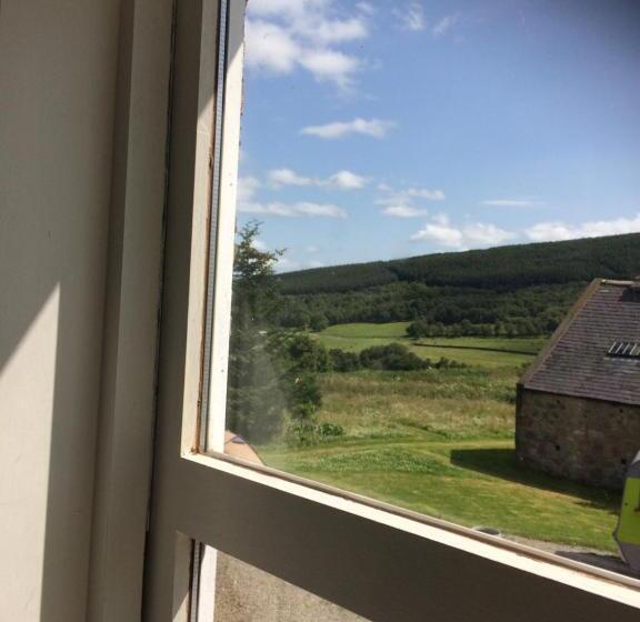 Family Suite, Bowtop Wagon At Lettoch Farm