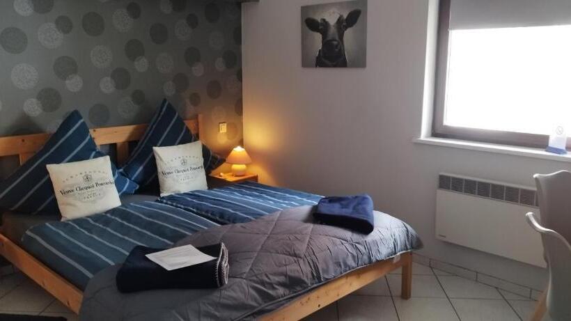 Quarto Estandar, Pension Deerkemer Kuh