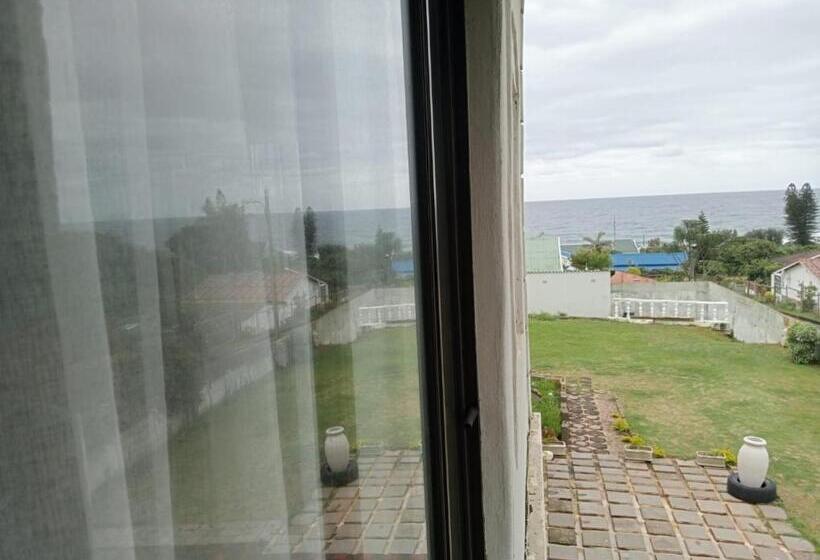 Quarto Estandar Vista Jardim, La Saville Bnb