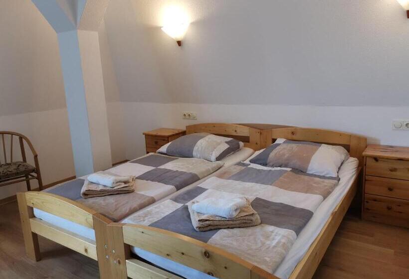 Номер Стандарт, Pension Markt Neustrelitz