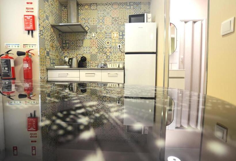 ルームシェアのワンベッド, Rooms Dp Setúbal