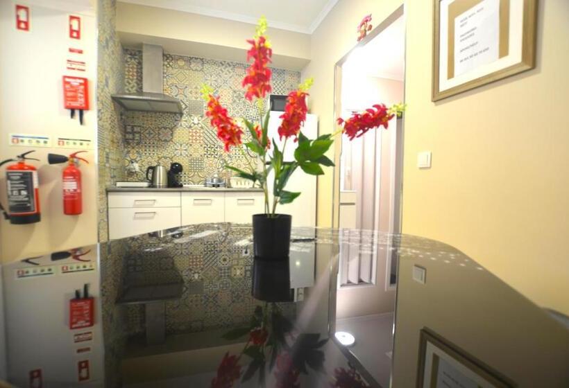 سرير فى غرفة مشتركه, Rooms Dp Setúbal
