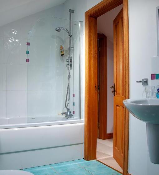 Семейный Номер, Creeghduff Lodge