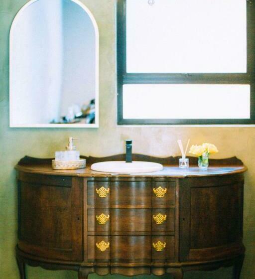 스위트, The Bohemian Guesthouse