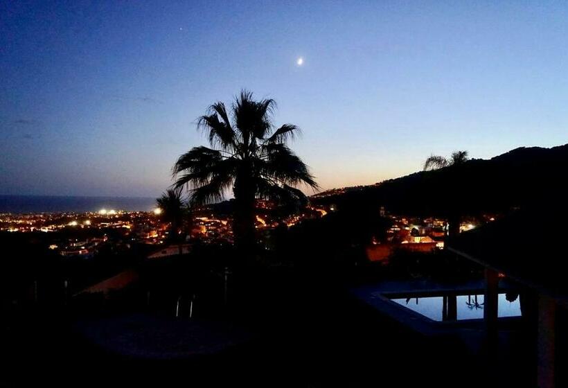 Люкс, Palm Maresme   Suite With Bathroom And Living Room And Terrasse With Ocean Views In A Private Villa