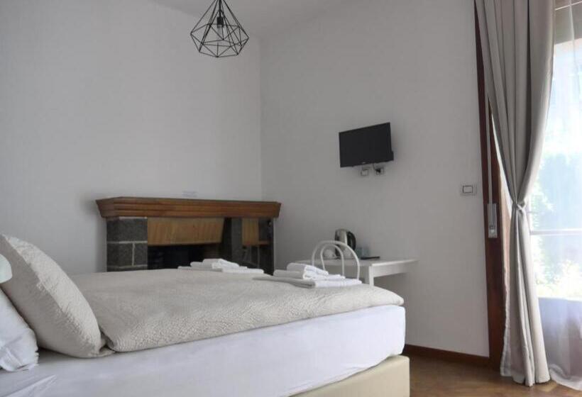 Номер Стандарт с Балконом, La Tana Rooms