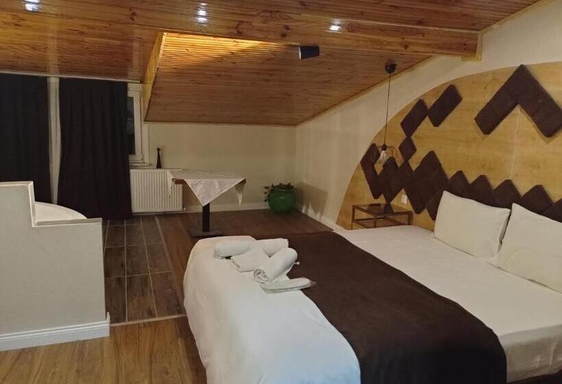 سوییت لوکس, Lily Airport Otel
