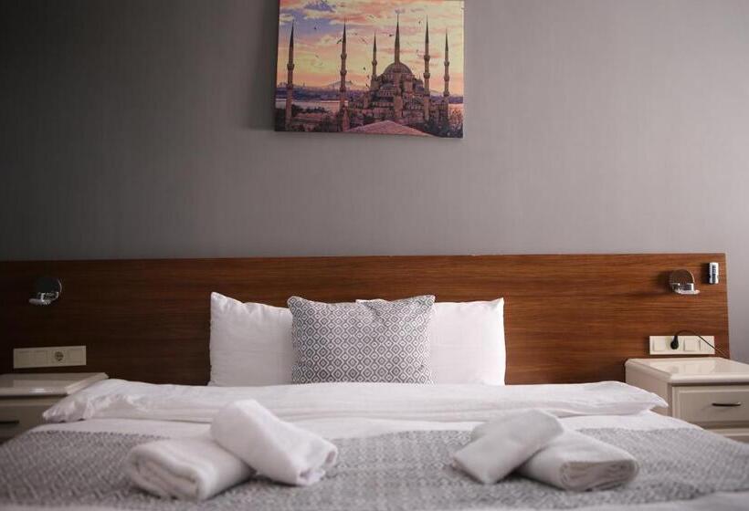 سوییت لوکس, Lily Airport Otel