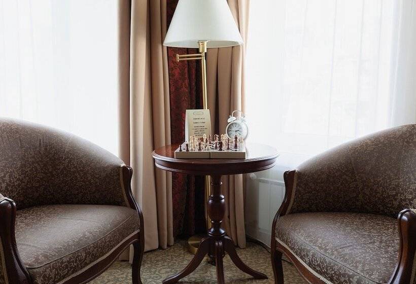 Quarto Estandar, Chekhov
